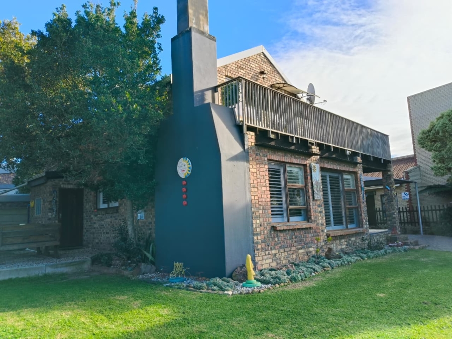 3 Bedroom Property for Sale in Wavecrest Eastern Cape